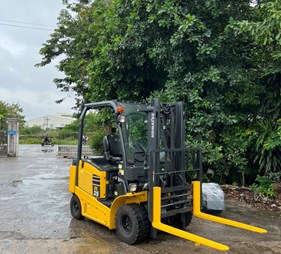 Xe nâng điện cũ 2.5 tấn KOMATSU             0973766284