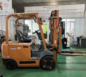 Xe nâng điện 2.5 tấn Nichiyu FB25PN-75-300       0973766284   