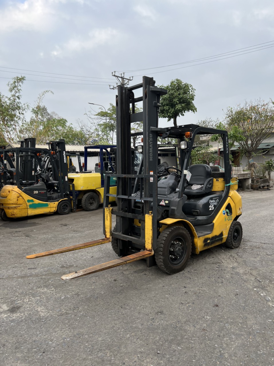 Xe nâng cũ 2.5 tấn
