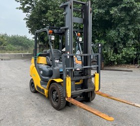 Xe nâng dầu 2.5 tấn số sàn FD25C-17    0973766284