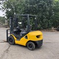Xe nâng dầu 2.5 tấn đời -17 FD25C-17    0973766284