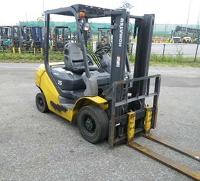 Xe nâng dầu 2.5 tấn đời -17 model FD25T-17     0973766284