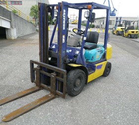 Xe nâng dầu 2 tấn FD20C-12     0973766284