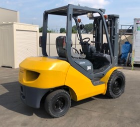 Xe nâng dầu 3 tấn chui container FD30T-17     0973766284