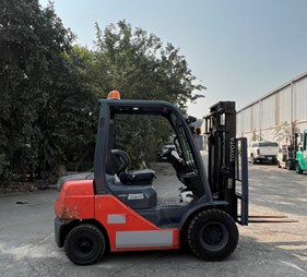 Xe nâng dầu 2.5 tấn Toyota 02-8FD25     0973766284