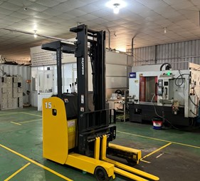 Xe nâng điện 1.5 tấn đứng lái cũ (1.5 ton reach truck) FB15RSF-15     0973766284