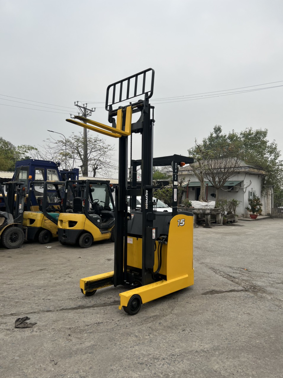 Xe nâng điện đứng lái cũ 1.5 tấn