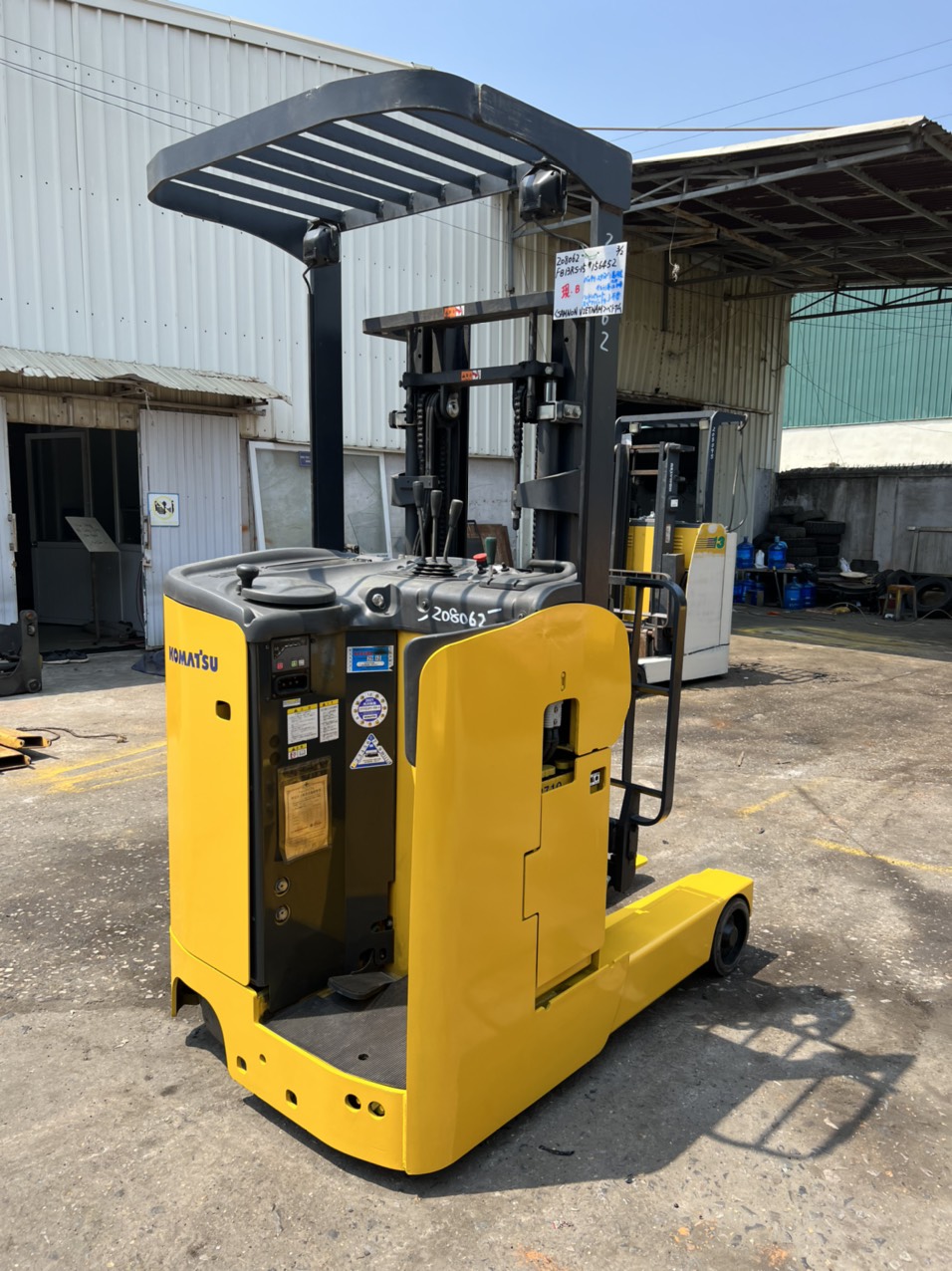 Xe nâng điện đứng lái 1.3 tấn cũ