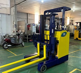 Xe nâng điện đứng lái cũ KOMATSU 1.5 tấn   FB15RS-11      0973766284
