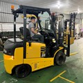 Xe nâng  2,5 tấn dịch giá   FE25-1     0973766284