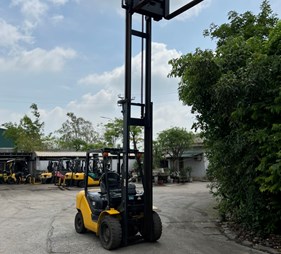 Xe nâng cũ mâm xoay 3 tấn    FD30T-17         0973766284