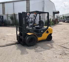 Xe nâng cũ 2.5 tấn dịch giá FD25T-17         0973766284