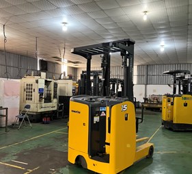 Xe nâng điện đứng lái 1.5 tấn FB15RL-15        0973766284