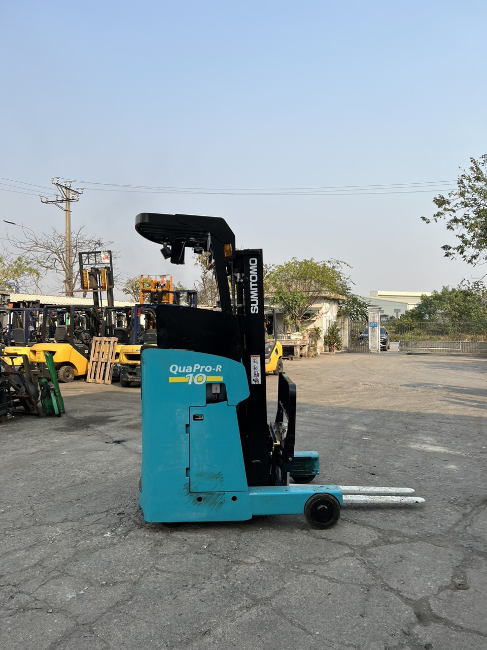 Xe nâng điện cũ 1 tấn