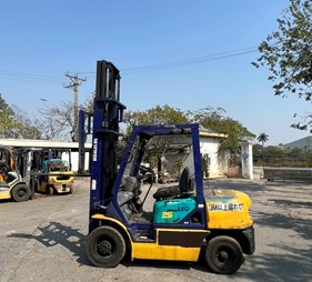 Xe nâng dầu 2.5 tấn đời -12 FD25C-12   (0973766284)