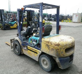 Xe nâng 3 tấn cũ FD30T-14    0973766284