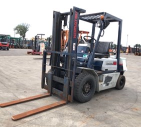 Xe nâng dầu 2.5 tấn đời -11 FD25C-11  (0973766284)