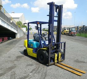 Xe nâng dầu 2 tấn Komatsu FD20C-14  (0973766284)