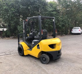 Xe nâng dầu 2 tấn gật gù lốp kép FD20C-17  (0973766284)