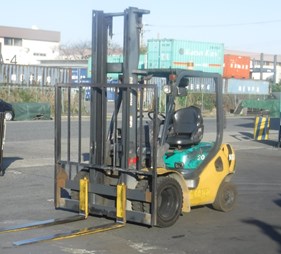 Xe nâng dầu 2 tấn Komatsu FD20T-16    0973766284