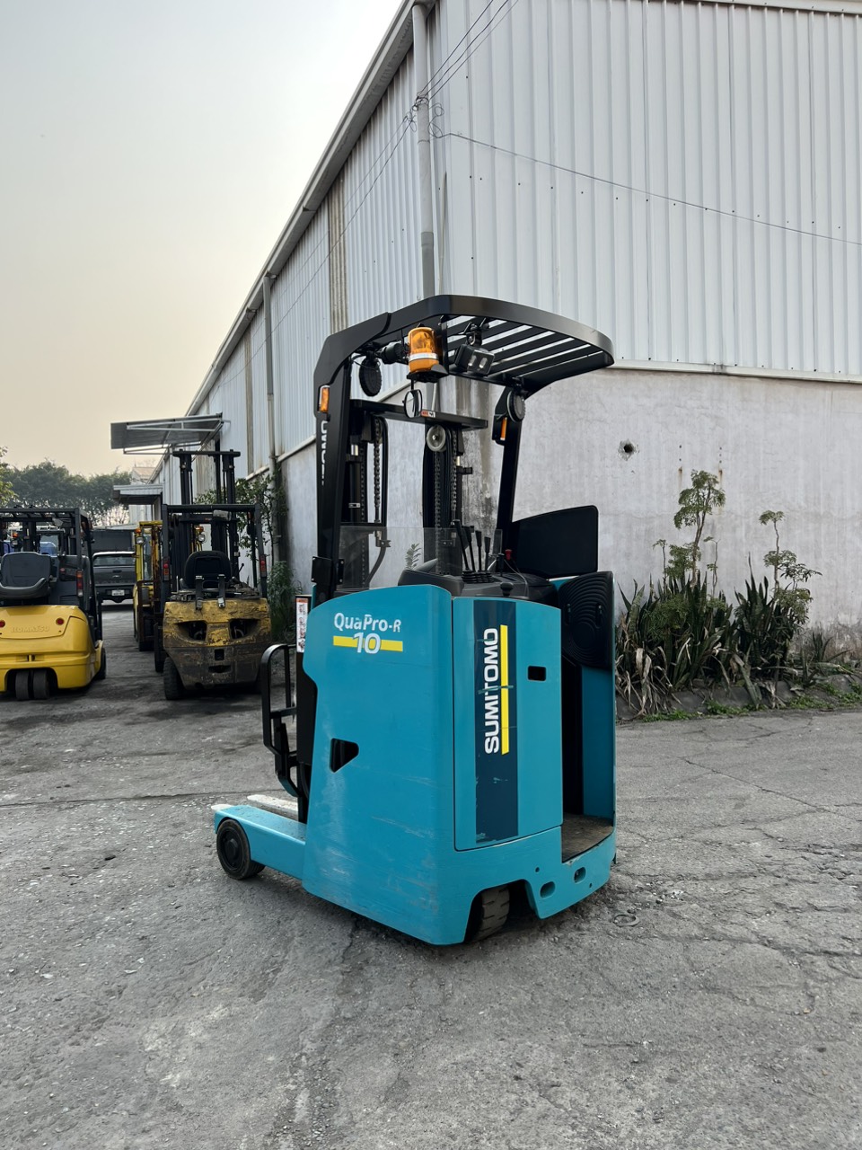 Xe nâng điện 1 tấn đứng lái