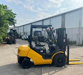 Xe nâng xăng cũ 2.5 tấn FG25C-17   (0973766284)