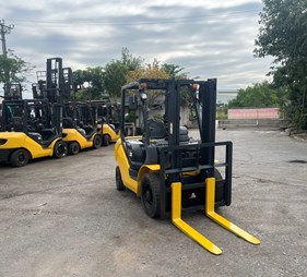 Xe nâng dầu 2 tấn số sàn Komatsu FD20C-17     (0973766284)