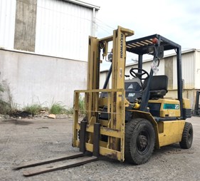 Xe nâng 2 tấn máy xăng Komatsu FG20-11    (0973766284)