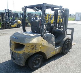 Xe nâng cũ 3 tấn chui container FD30T-17    (0973766284)