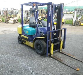 Xe  nâng dầu 2.5 tấn số sàn FD25C-12   (0973766284)