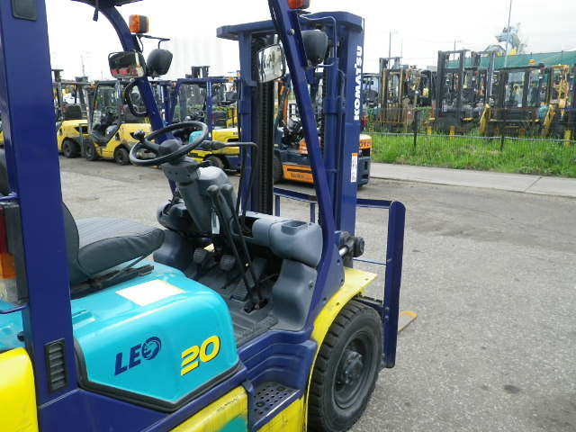 Cabin xe nâng dầu 2 tấn