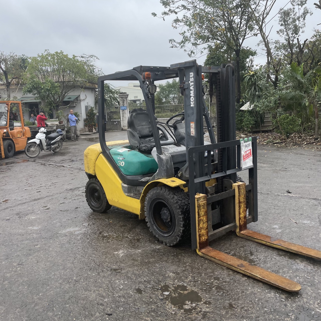 Xe nâng dầu 3 tấn nâng hạ cơ bản