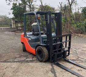 Xe nâng Toyota 2.5 tấn 02-8FD25 (0973766284)