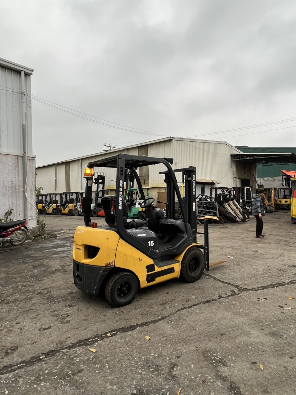 Xe nâng xăng Komatsu