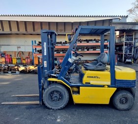 Xe nâng cũ 2.5 tấn đời -11 số sàn FD25-11  (0973766284)