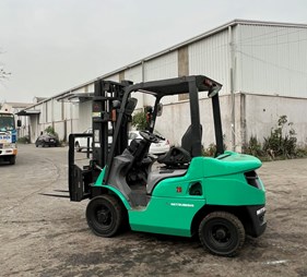 Xe nâng Mitsubishi 2 tấn FD20T    (0973766284)