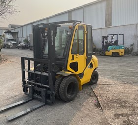 Xe nâng dầu 2.5 tấn có cabin FD25T-17   (0973766284)
