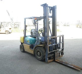 Xe nâng dầu cũ 2.5 tấn gật gù FD25C-14   (0973766284)
