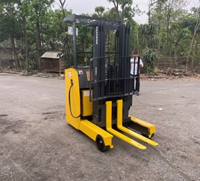 Xe nâng điện đứng lái 1.5 tấn chui công FB15RL-15   (0973766284)