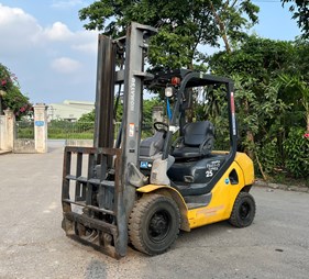 Xe nâng dầu 2.5 tấn Komatsu FD25T-17 đời 2014  (0973766284)