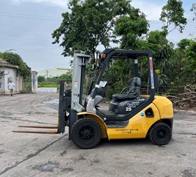 Xe nâng dầu 2.5 tấn đời cao FD25T-17  (0973766284)