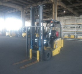 Xe nâng điện cũ 2.5 tấn dịch giá FE25-1   (0973766284)