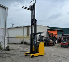 Xe nâng điện 1.5 tấn đứng lái chui container FB15RL-15 (0973766284)