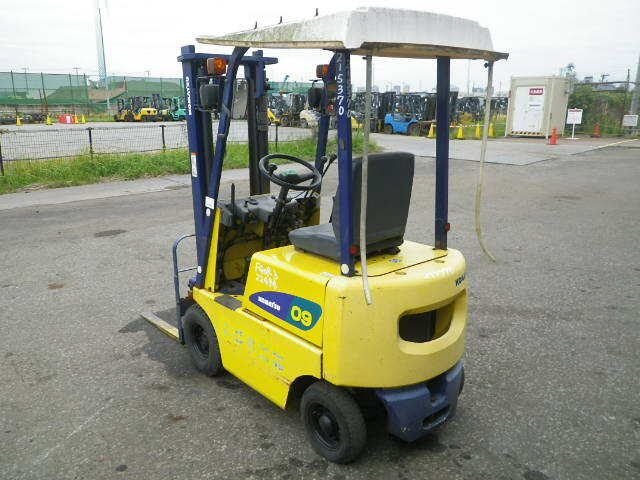 Xe nâng 0.9 tấn máy xăng