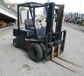 Xe nâng cũ 2 tấn máy xăng FG20-8     (0973766284)