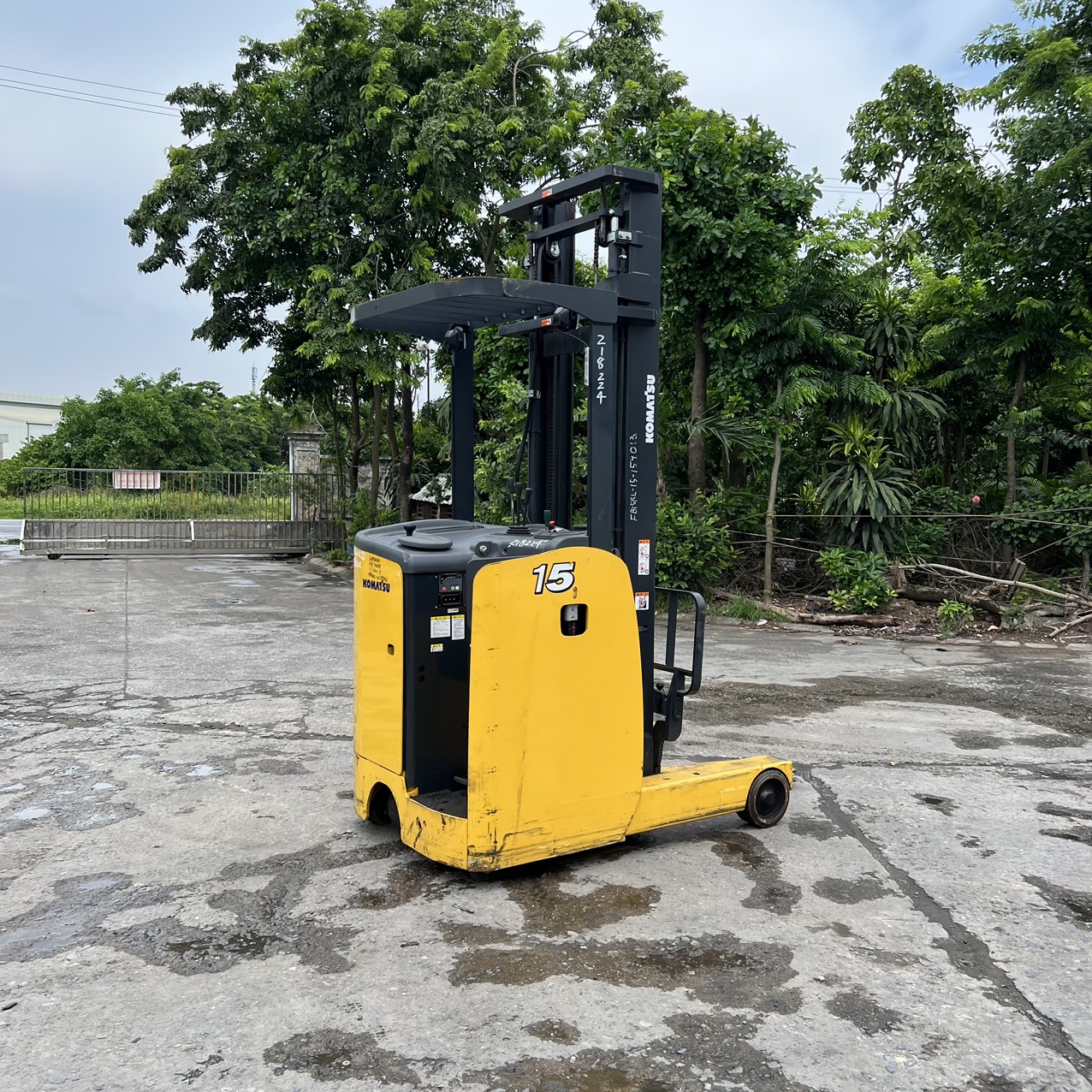Xe nâng điện đứng lái cũ Komatsu
