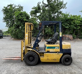 Xe nâng 2 tấn máy dầu đời -11 FD20-11   (0973766284)