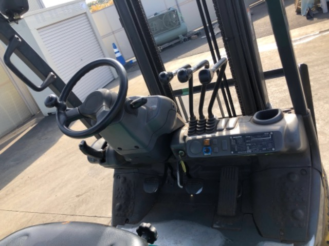 Cabin của xe nâng