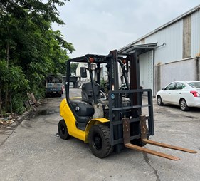 Xe nâng dầu 2 tấn số sàn FD20C-17     (0973766284)