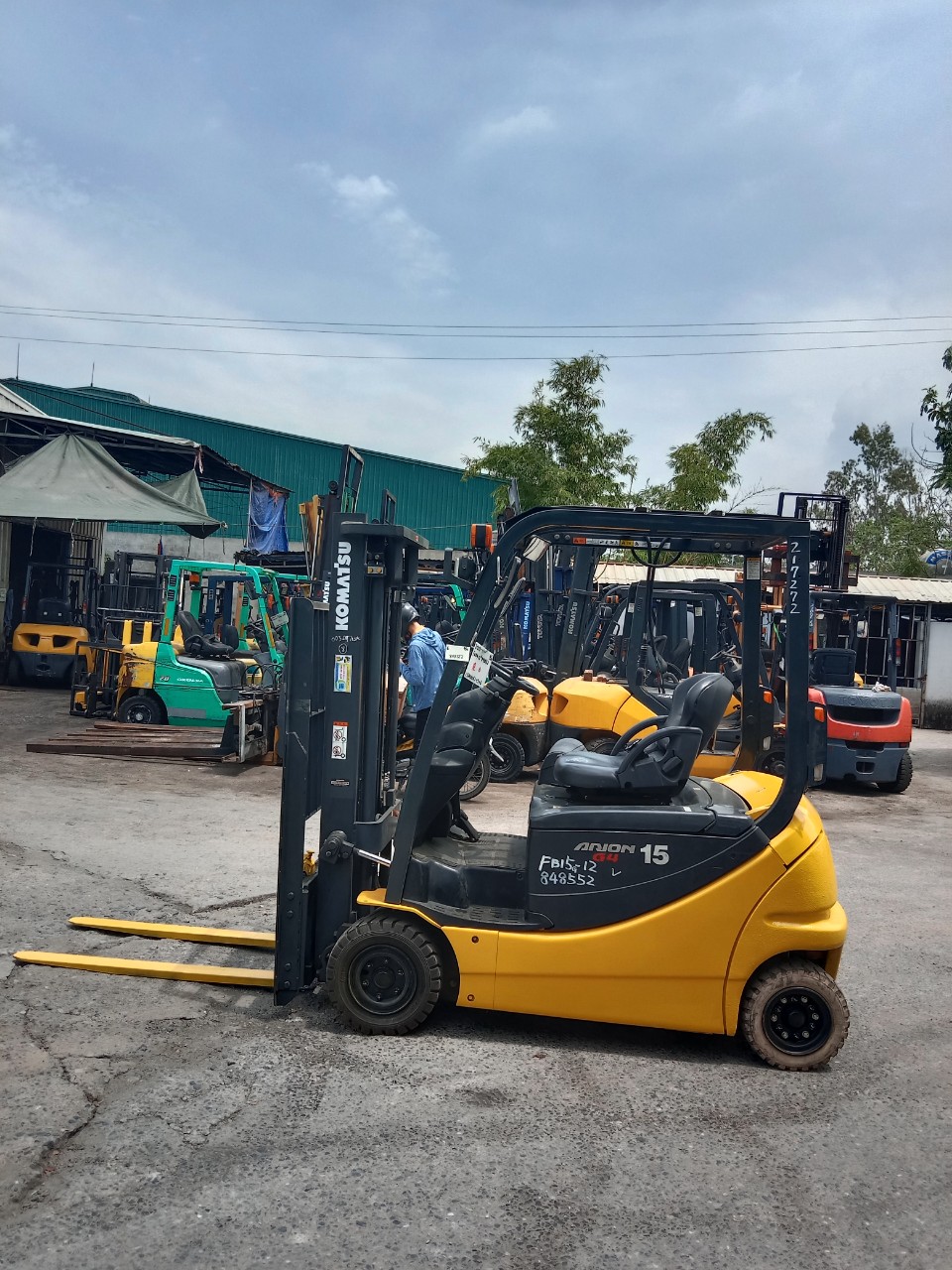 Xe nâng điện ngồi lái 1.5 tấn